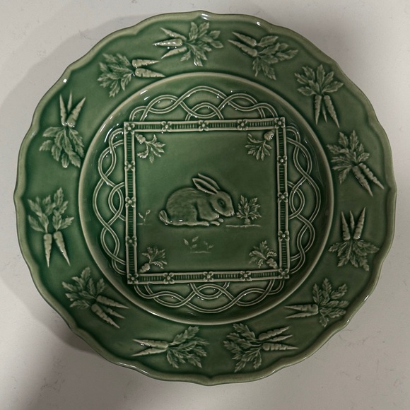 Green Ceramic Bordallo Pinheiro Rabbit Plate - Picture 1 of 5